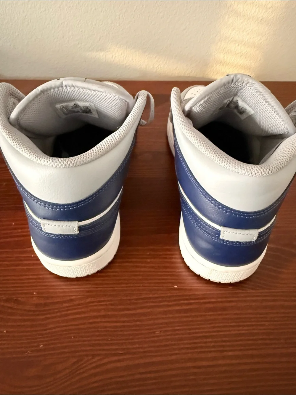 Men’s Nike Air Jordan 1 Mid Wolf Gray Midnight Navy